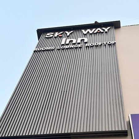 Hotel Sky Way Inn Hisar Bagian luar foto