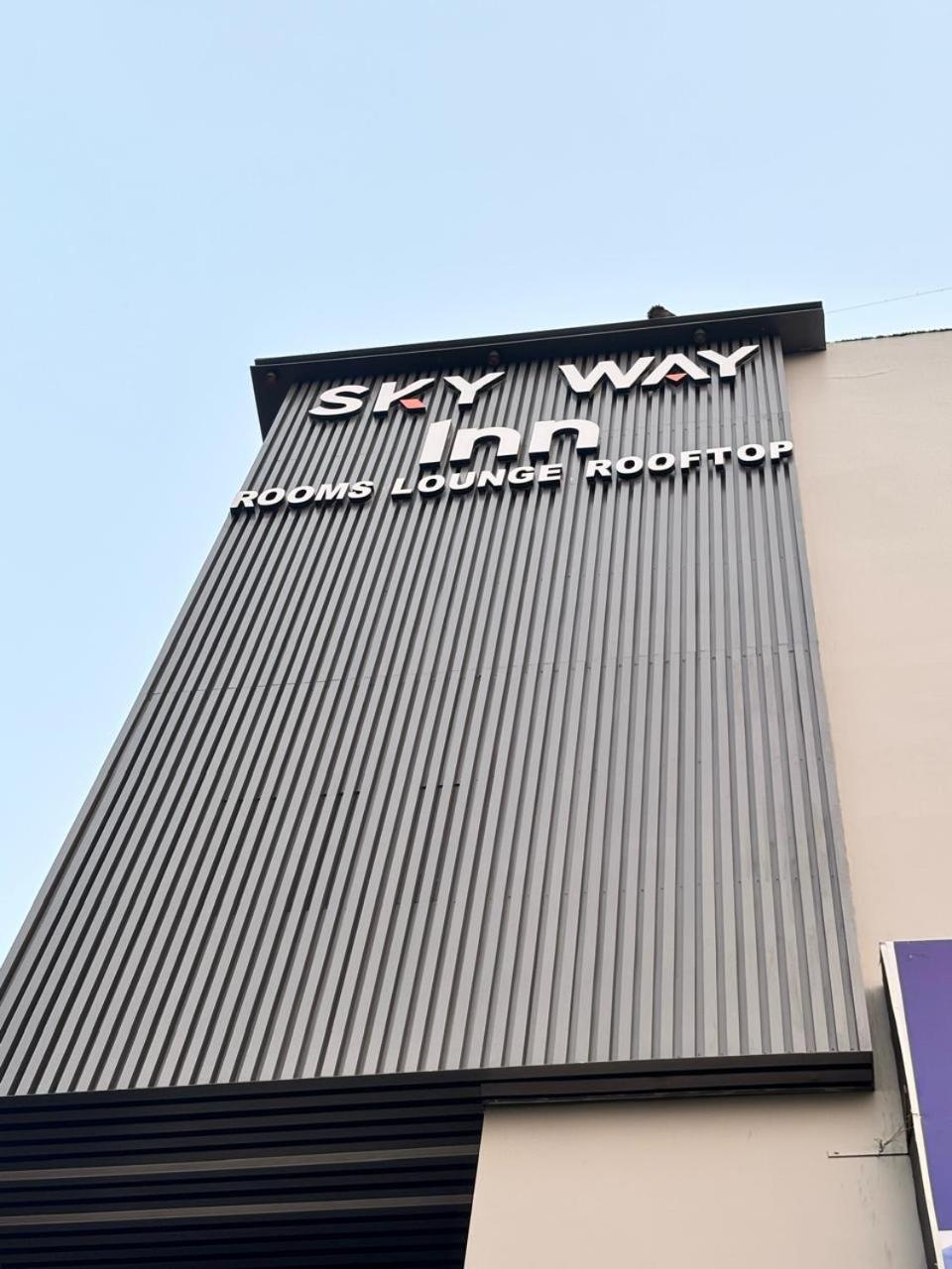 Hotel Sky Way Inn Hisar Bagian luar foto